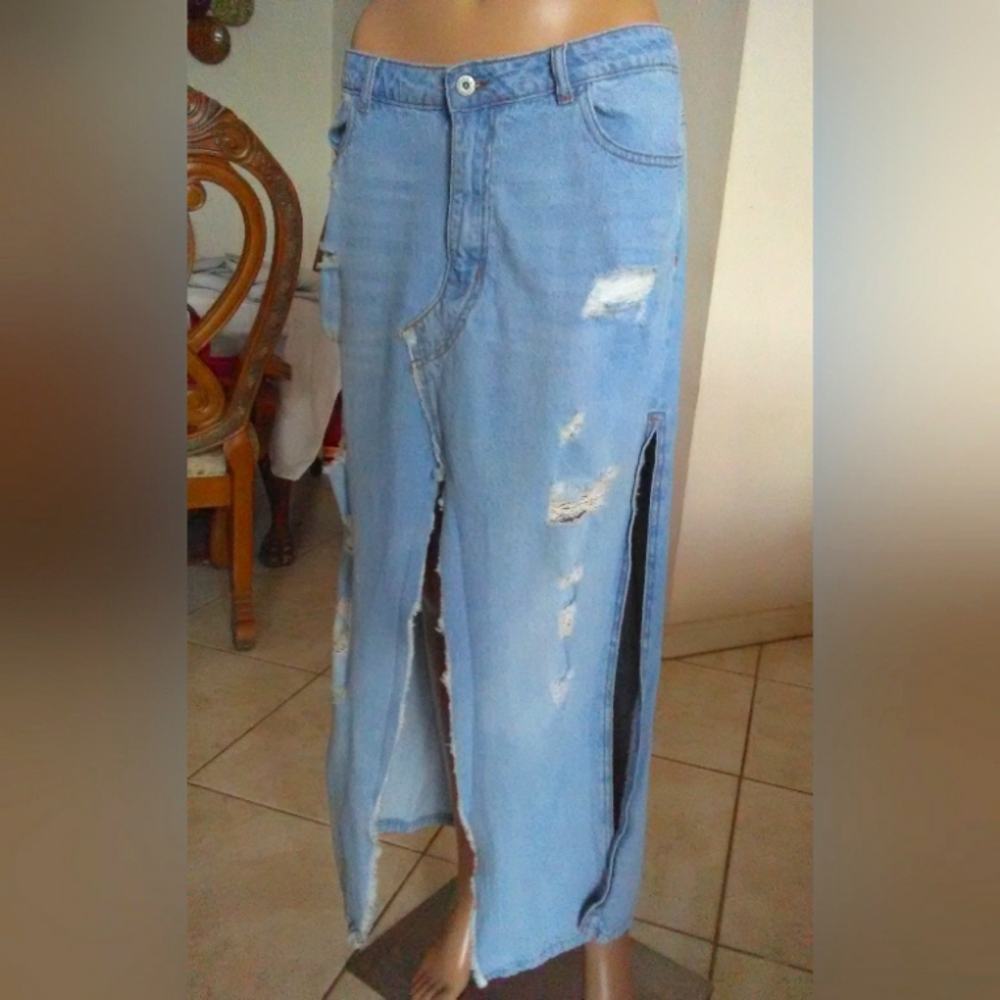 HOT DENIM SKIRT ALMOST SHREDDED DISTRESSED BY SPOON SZ. XL  UNIQUE FUNKY